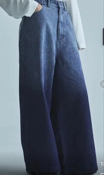 SOCCE 13.5oz 와이드 스트레이트 그라데이션 데님 S 사이즈