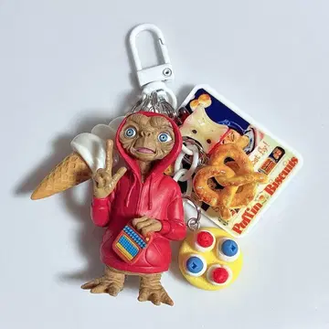 자라자라 키링 자라자라 가챠가챠 영화 빨간색