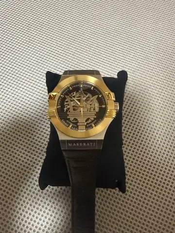 마세라티 자동 와인딩 스켈레톤 손목시계 R8821108011