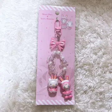 헬로키티 메조피아노 콜라보 키링