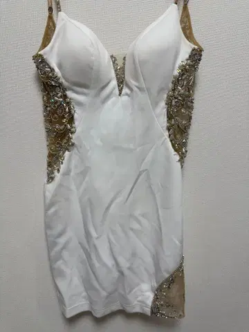 AR 화이트 타이트 드레스