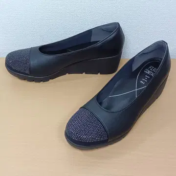 FIRST CONTACT 퍼스트컨택트 펌프스 스터드 새상품급 24