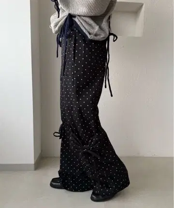 쿠티르 모듬 더블 리본 와이드 카고 팬츠 쿠티르 블랙