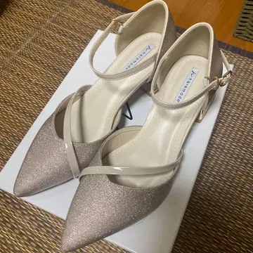 글리터 베이지 스트랩 펌프스