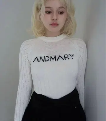 ANDMARY mary logo knit tops white