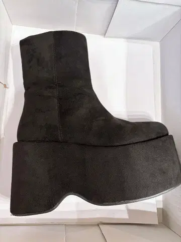 [ GRL ] 스웨이드 통굽 부츠[zr1140]23.5cm