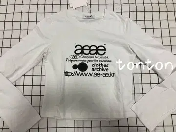 aeae 화이트 긴팔 T셔츠