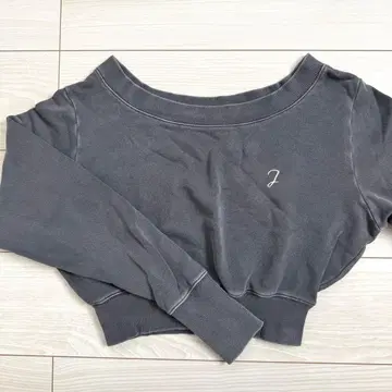 JUEMI 그레이 오프숄더 트레이닝복 맨투맨