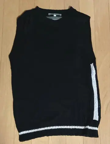 SHINICHIRO ARAKAWA 블랙 슬리브리스 니트 스웨터