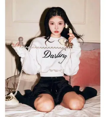 Darich 포인트 비쥬 로고 맨투맨 상의