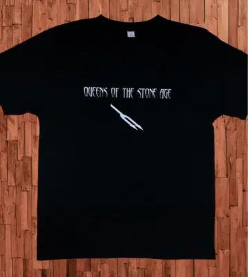 미착용 퀸즈 오브 스톤 에이지 T셔츠 L 사이즈 면 100%