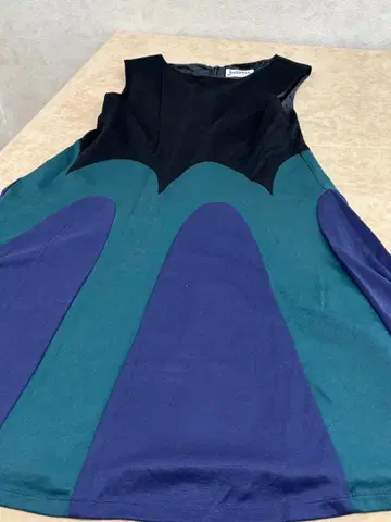 호코모모라 슬리브리스 티셔츠 원피스