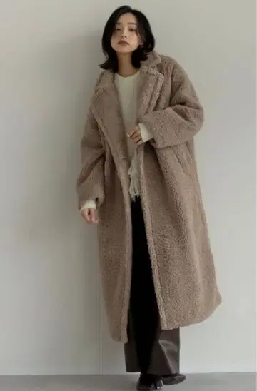 Ri:E DIT 보아 소재 브라운 롱 코트