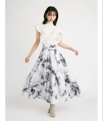 스나이델 턱 볼륨 프린트 스커트