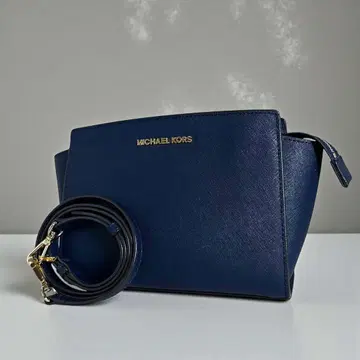 미사용급 마이클코어스 숄더백 사피아노 가죽 사선 네이비