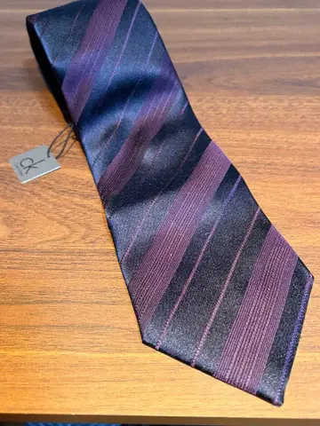Calvin Klein, 블랙과 보라색 스트라이프 넥타이, 미사용 새상품