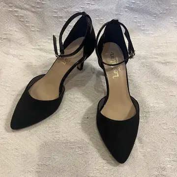 Le Talon 루탈론 블랙 스틸레토 펌프스 스트랩