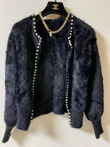 탄탄하고 부드러운 스트레치 펄 장식 샤기 니트 가디건 (1회 사용)