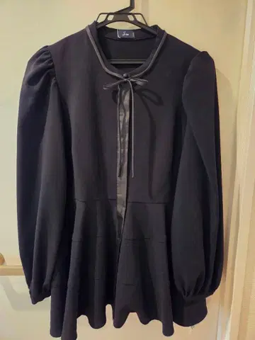 SONO 컨디션 최상 리본 블라우스 / 퍼프 슬리브 티어드 긴팔