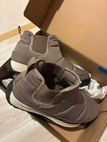 브라운 슬립온 부츠 스노우 부츠 peacepark