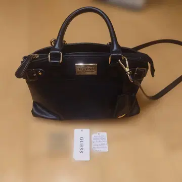 GUESS 블랙 숄더백