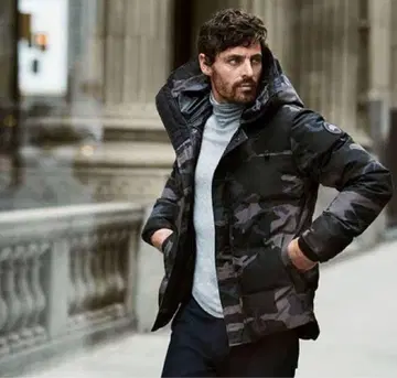 카모플라쥬 후드 부착 다운 자켓