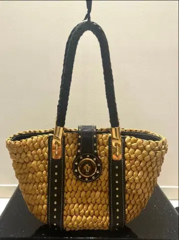 [ SALE ] MICHAEL KORS 바스켓백