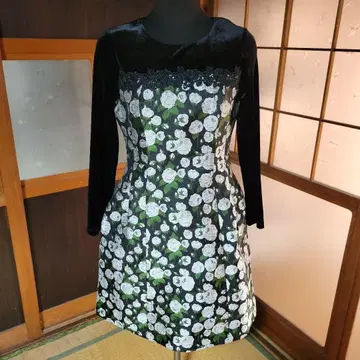 슈퍼 뷰티 꽃무늬 긴팔 무릎 기장 원피스