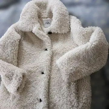 ZARA 초 따뜻한 복슬복슬 보아 코트 M 사이즈