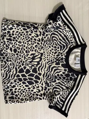 adidas 레오파드 무늬 반팔 T셔츠 S 사이즈