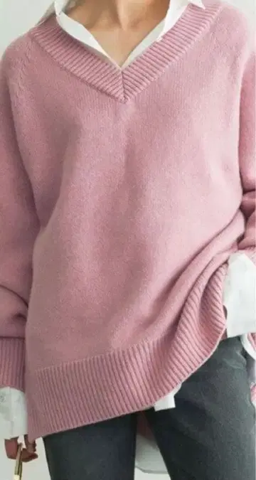 GALLARDA GALANTE 개럴개런트 V넥 니트 스웨터