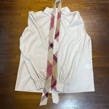 BLUE LABEL 크림색 긴팔 블라우스 리본 포함