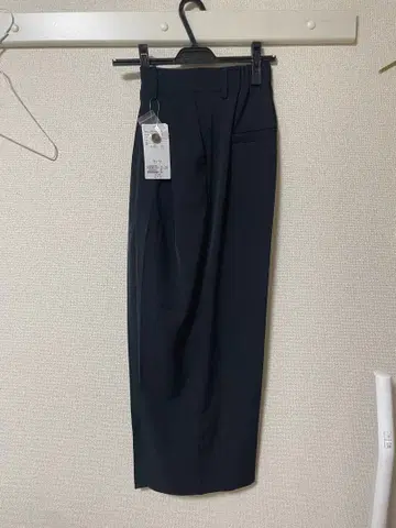 택 포함 새상품 Thevon 2턱 슬랙스 팬츠