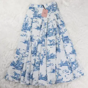 [ 새상품 ] 에이미 이스트 월 Hailey pattern 볼륨 플레어