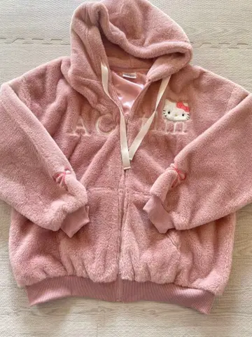 헬로키티 플리스 후드티 M 핑크 츠지 노조미 콜라보