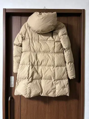 LE SOUK 후드 부착 베이지 다운 자켓