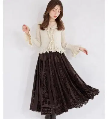 벨로아 레이스 캐더 플레어 스커트