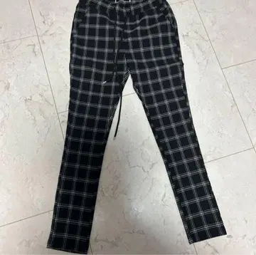 아담스 저글러의 바지