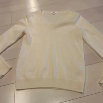 UNIQLO 캐시미어 화이트 V넥 스웨터 S 사이즈
