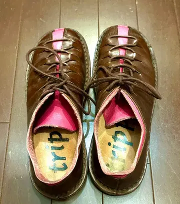 tripen 브라운/핑크 레이스업 슈즈