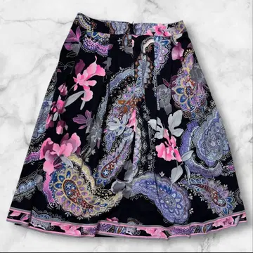 [컨디션 최상] 레오나르 칸칸 소재 플레어 롱 스커트 트리밍 페이즐리