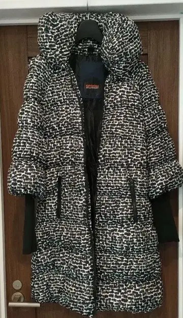 미사용 SPOOM 다운 자켓