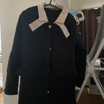 블랙 롱 코트 화이트 카라 부착
