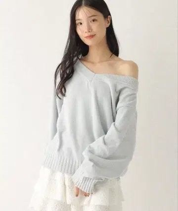 택 포함 새상품 Heather V넥 모루 라메 니트 라이트 블루