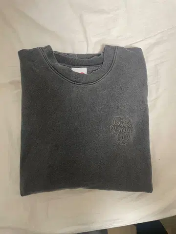 Girls Don't Cry 트레이너 M