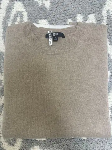 유니클로 캐시미어 니트 베이지 M 사이즈