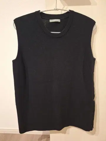 띠어리 럭스 38 사이즈 슬리브리스 니트