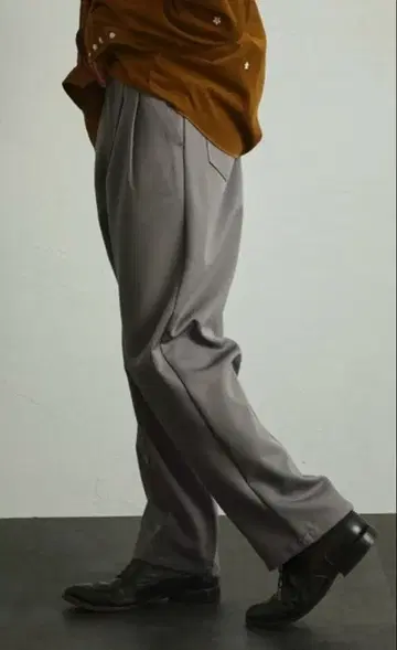 Wrangler 턱 와이드 슬랙스 팬츠