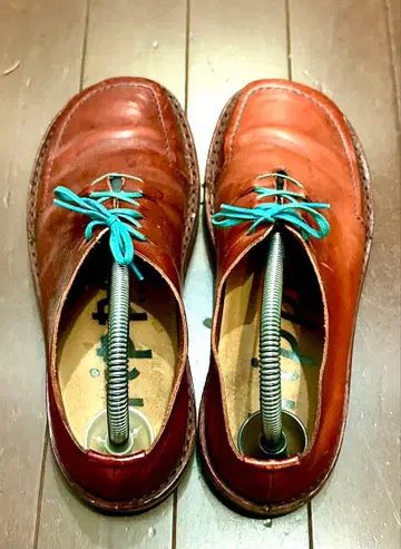 tripen 브라운 가죽 레이스업 슈즈