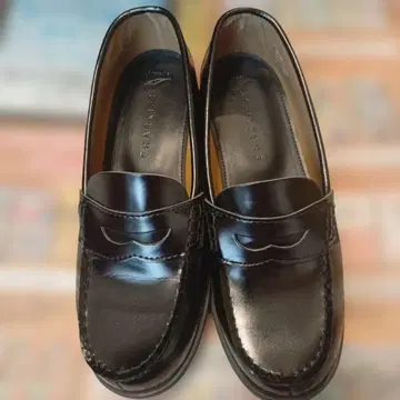 CHARKIES 블랙 가죽 로퍼